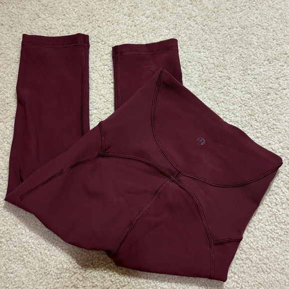 Lululemon High Rise Capri Leggings 17” - Picture 2 of 3